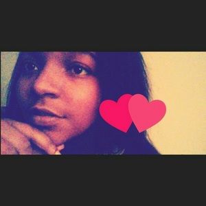 Meet your Posher, Moni